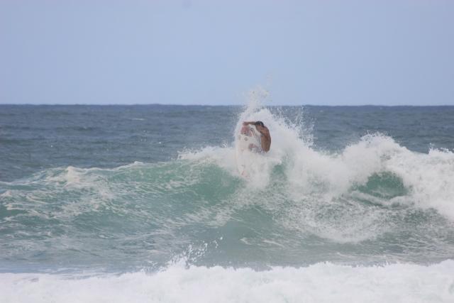 2007 Hawaii Vacation  0803 North Shore Surfing